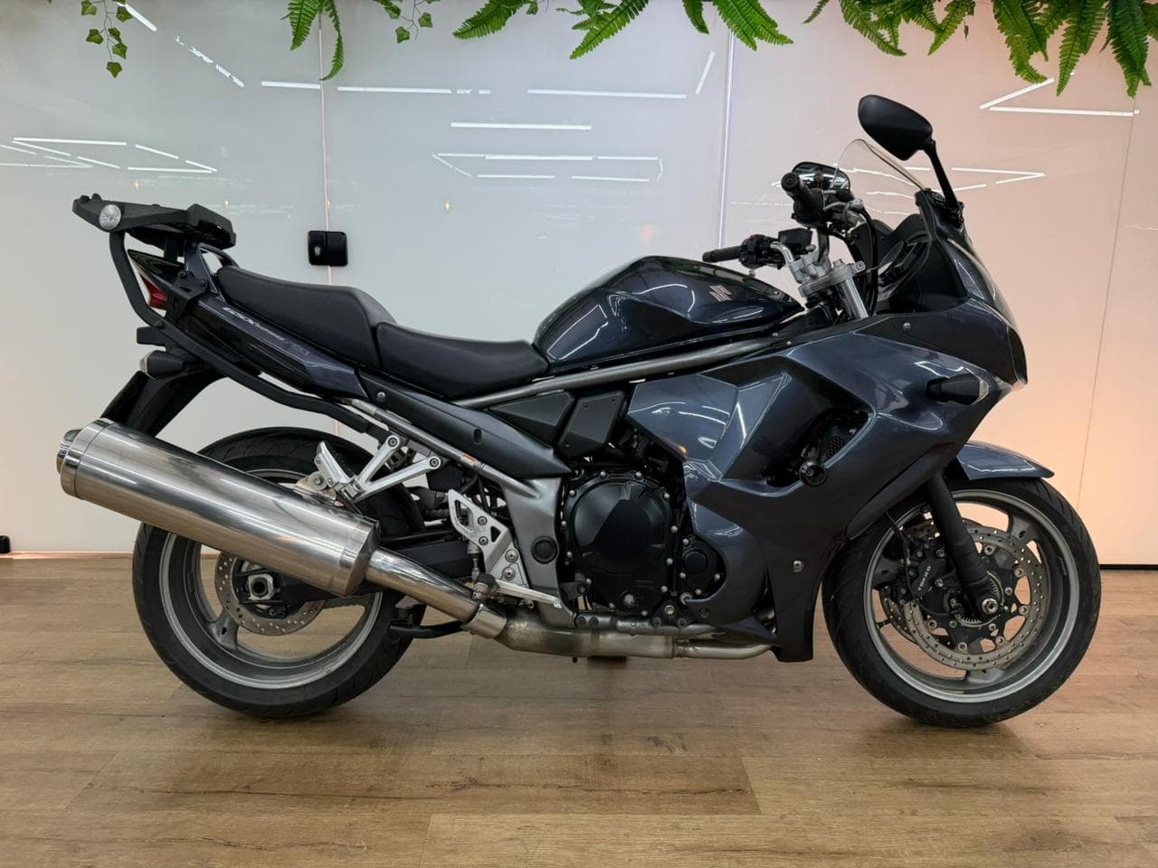 SUZUKI GSX 1250 FA — foto 1 de 7