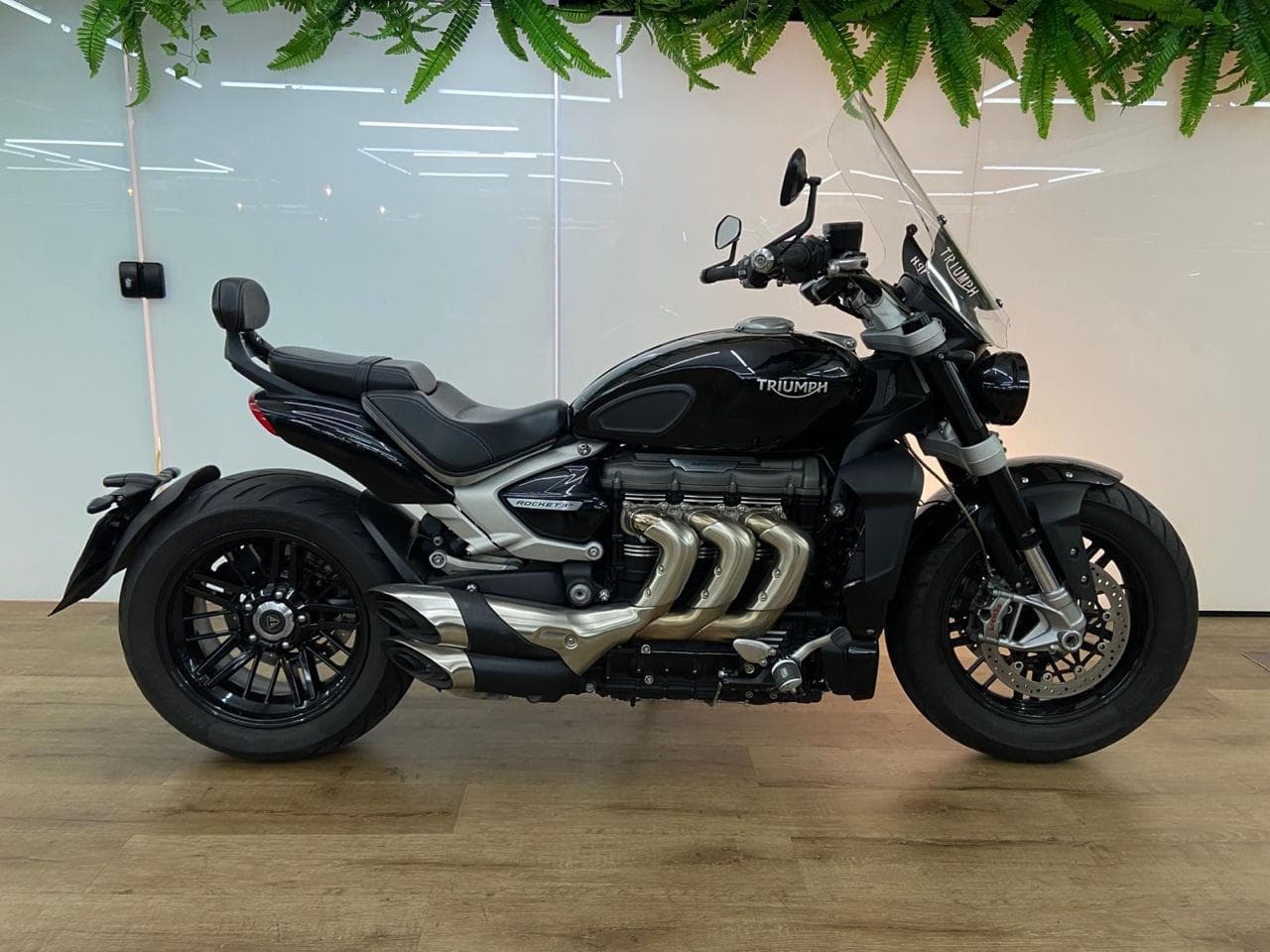 TRIUMPH ROCKET III R 2500cc — foto 1 de 7