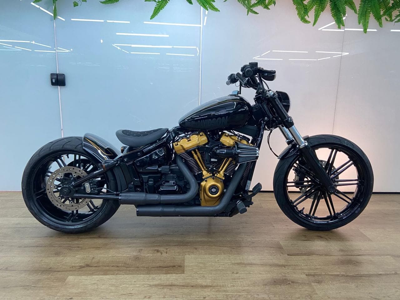 HARLEY-DAVIDSON SOFTAIL BREAKOUT FXBRS — foto 1 de 9