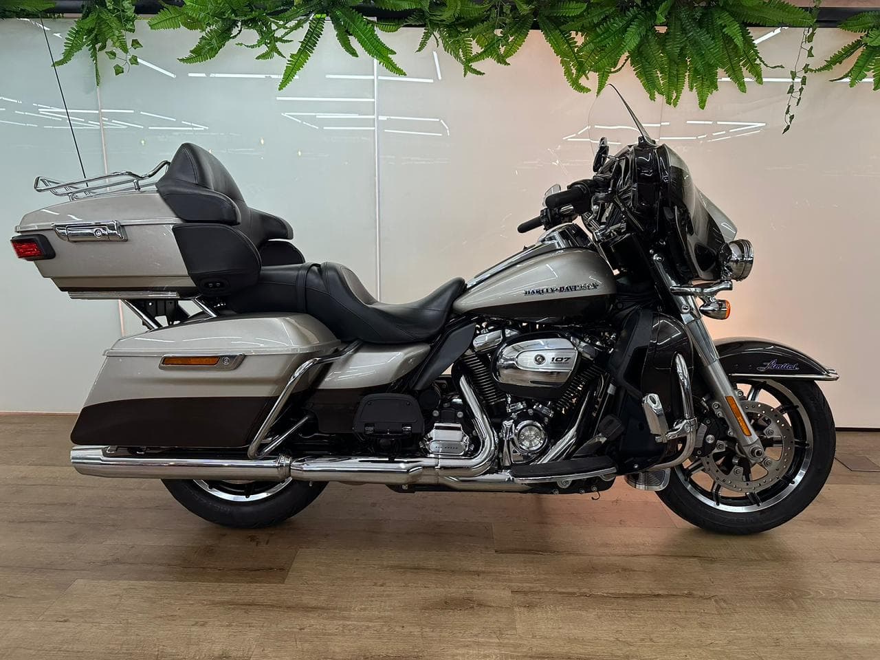 HARLEY-DAVIDSON ELECTRA GLIDE ULTRA LIMITED FLHTK — foto 1 de 8