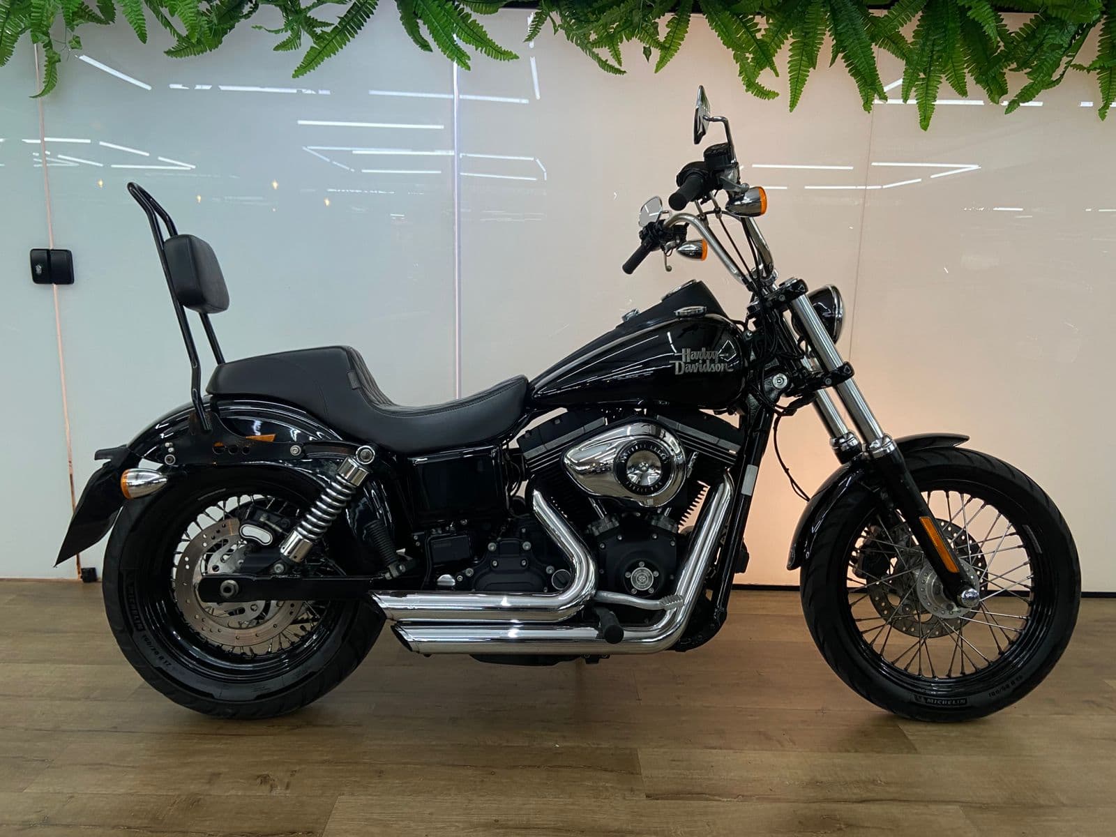 HARLEY-DAVIDSON STREET BOB FXDB — foto 1 de 8