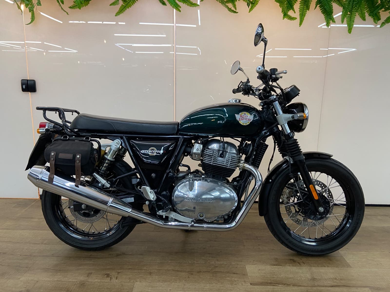 Royal Enfield Interceptor 650 Custom — foto 1 de 8
