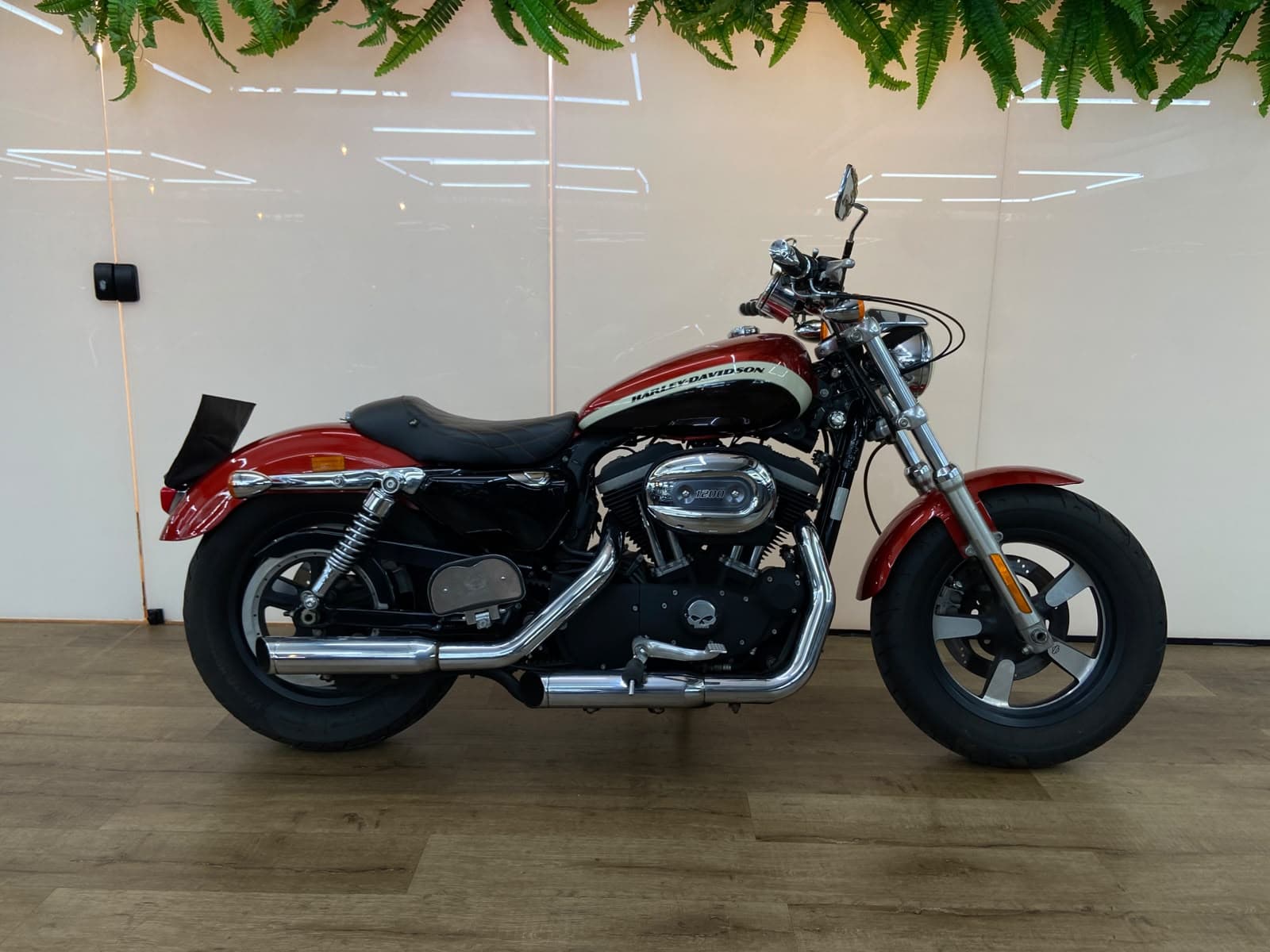 HARLEY-DAVIDSON XL 1200 CUSTOM LIMITED CA/CB — foto 1 de 7
